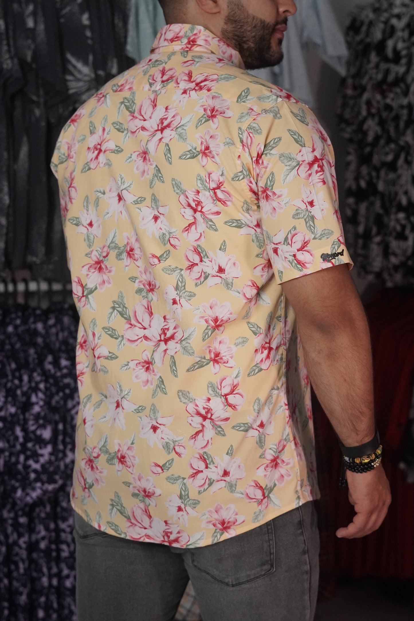 Camisa manga corta estampada amarilla