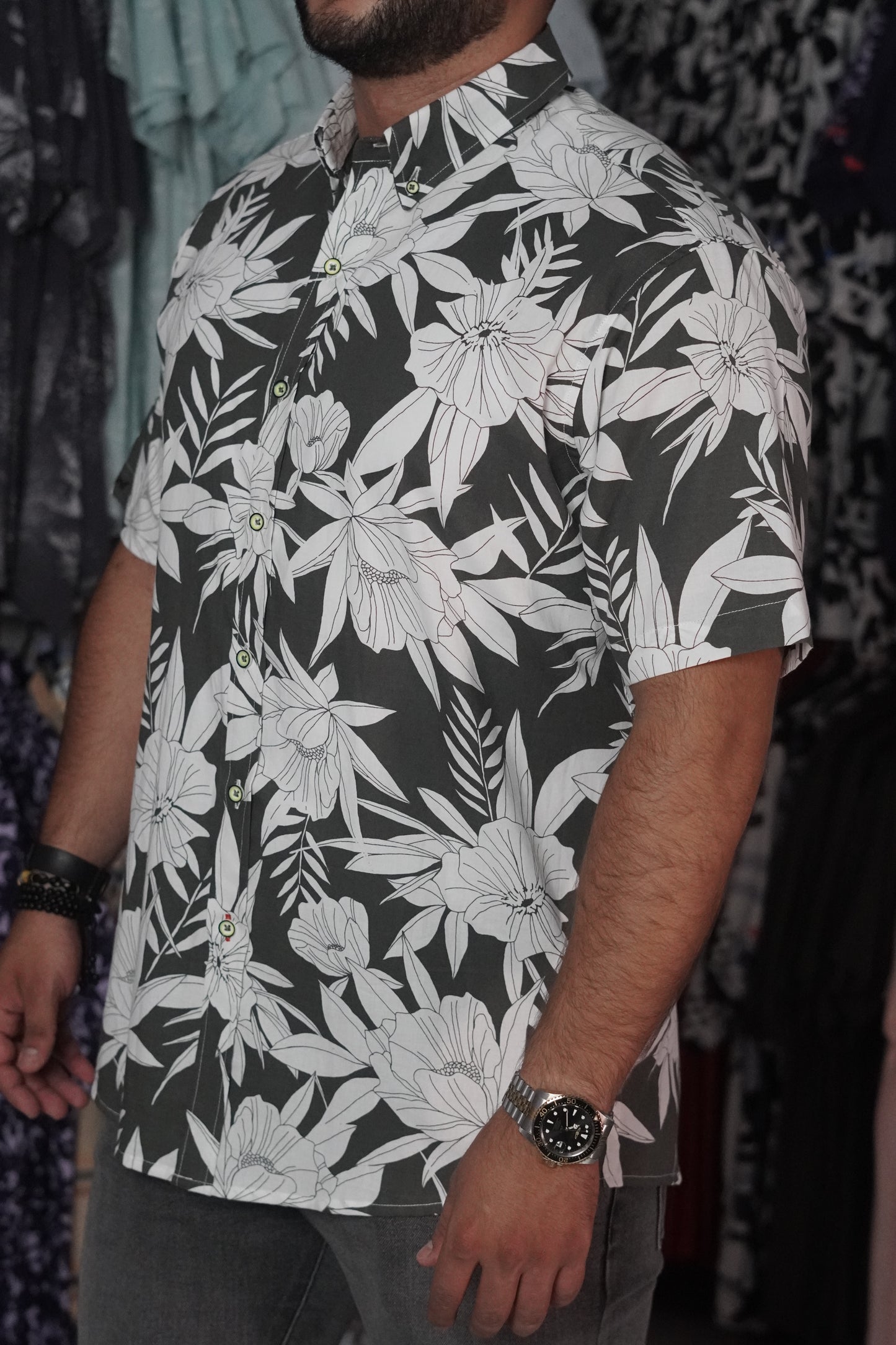 Camisa manga corta negra con blanco estampada