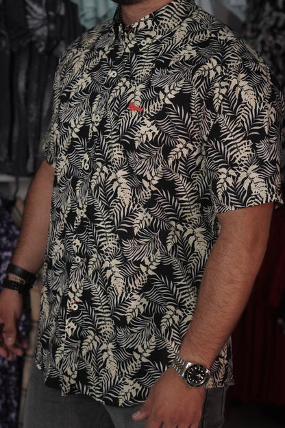 Camisa manga corta negra estampada