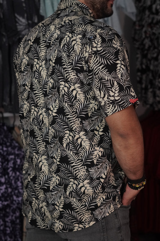 Camisa manga corta negra estampada